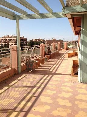 APARTMENT TO RENOVATE – HIVERNAGE area –..
