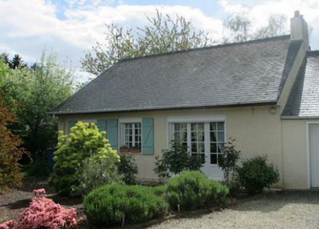 Nice Traditional House, Garage, Garden