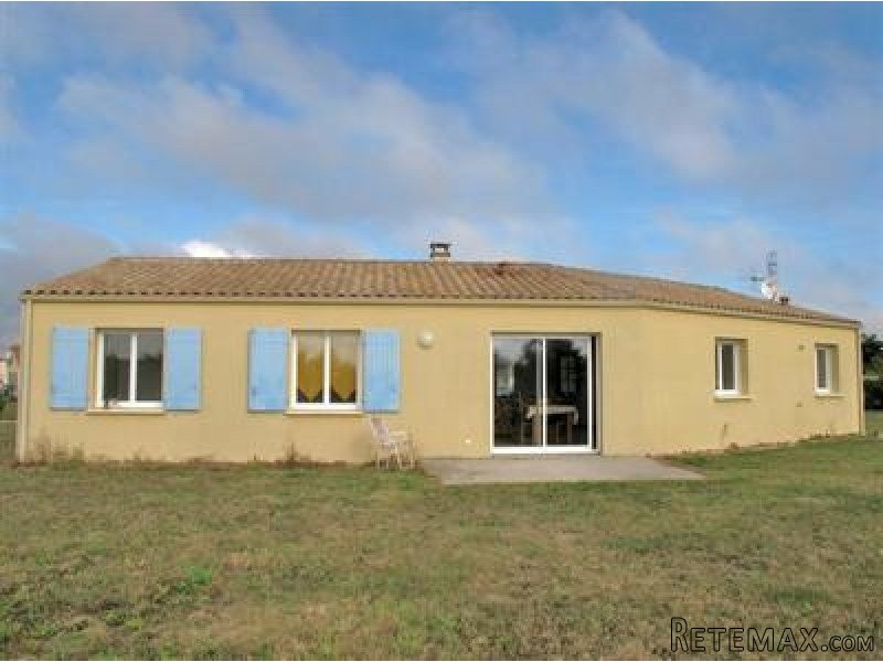 3 Bedrooms - House - Poitou-Charentes.