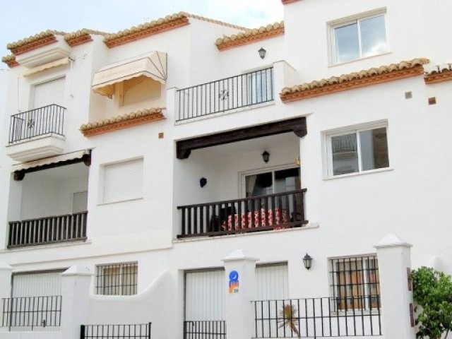 An Immaculate 3 Bedroom Townhouse