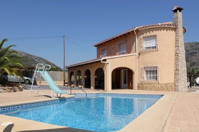 4 Bedroom Villa in Benichembla