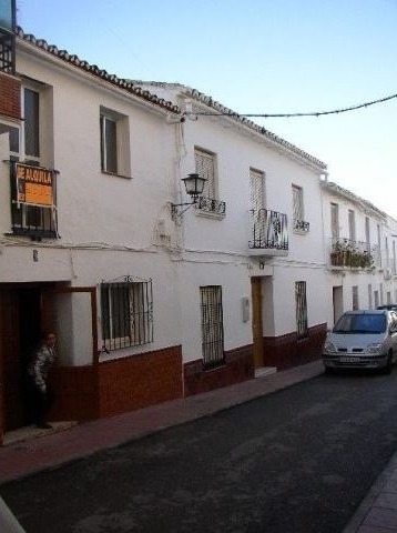 Town House - A 2 level townhouse..