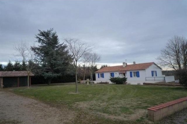 6 bedroom House For Sale: 79000 DANS LE.. - 2
