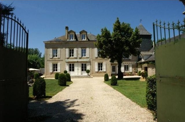 6 bedroom House For Sale: 19600 CORREZE - 2
