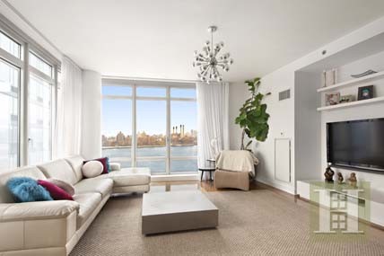 2 bedroom Apartment For Sale: 2..