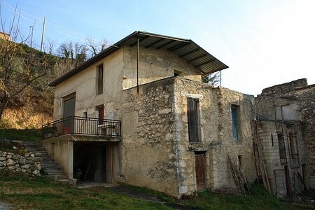 Detached stone property to restore in a..