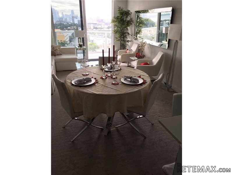 2 bedroom Flat For Sale: 4250 Biscayne..