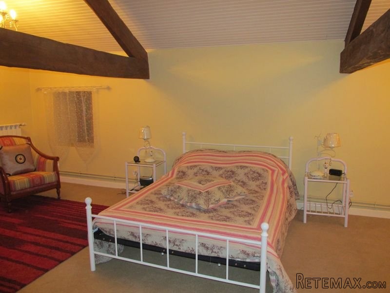 Large Attractive 4 Bed Stone House - 2