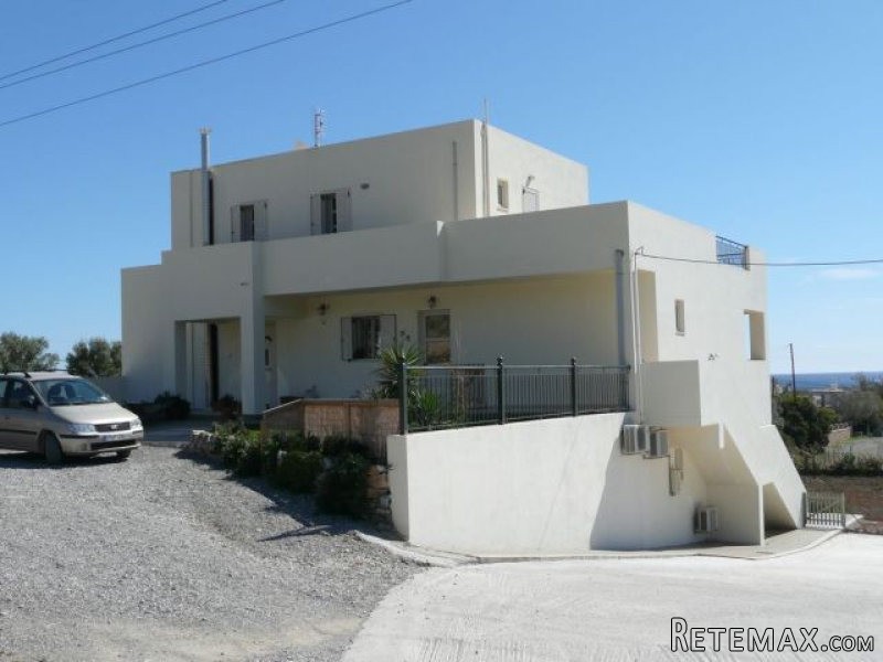 3 Bedrooms + Guest Apartment + Studio