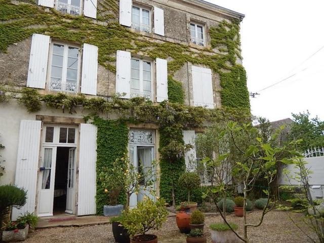 5 bedroom Town House For Sale: 79000.. - 2