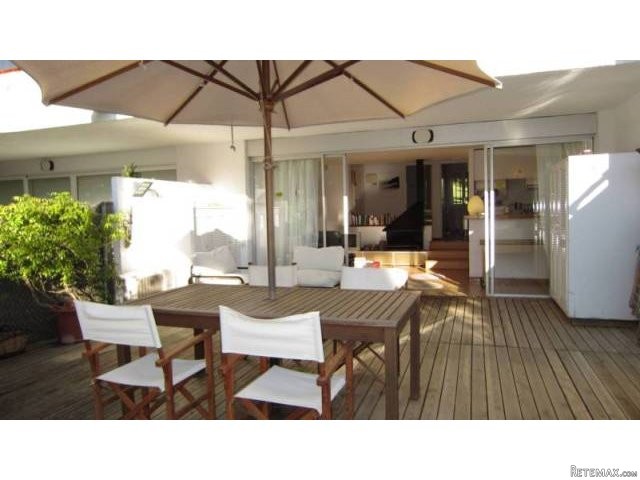 APARTMENT WITH POOL CLOSE TO THE BEACH..