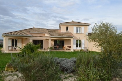 Beautiful modern villa situated just..