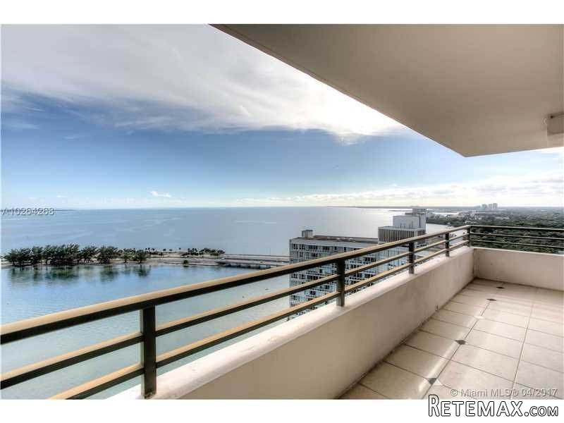 2 bedroom Flat For Sale: 2333 Brickell..