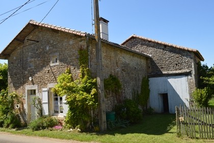 A must see property! Close to Nanteuil..