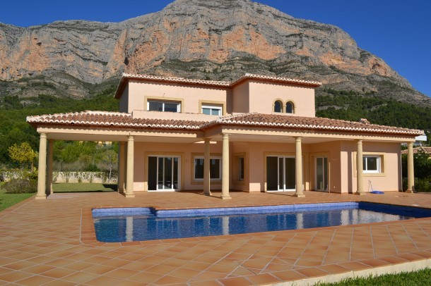 5 Bed 4 Bath Villa Javea 3*