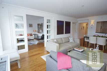 3 bedroom Apartment For Sale: 732 WEST..