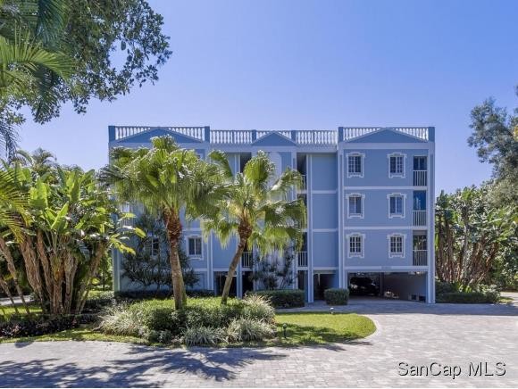 3 bedroom Condominium For Sale:..