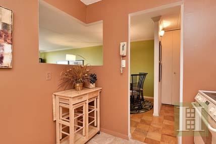 2 bedroom Apartment For Sale: 250 GORGE.. - 2
