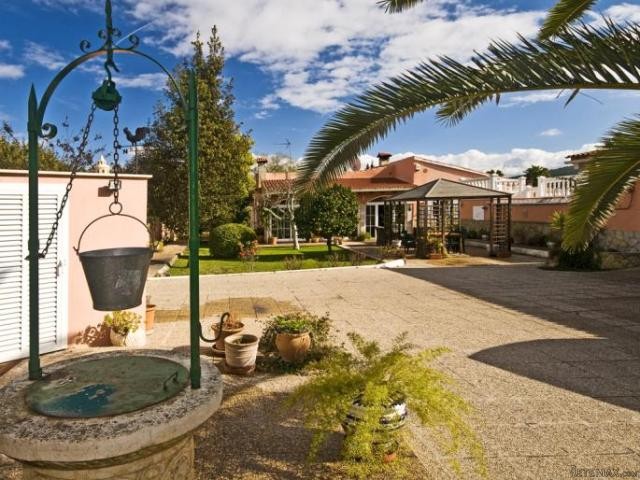 Charming villa in a quiet area with..