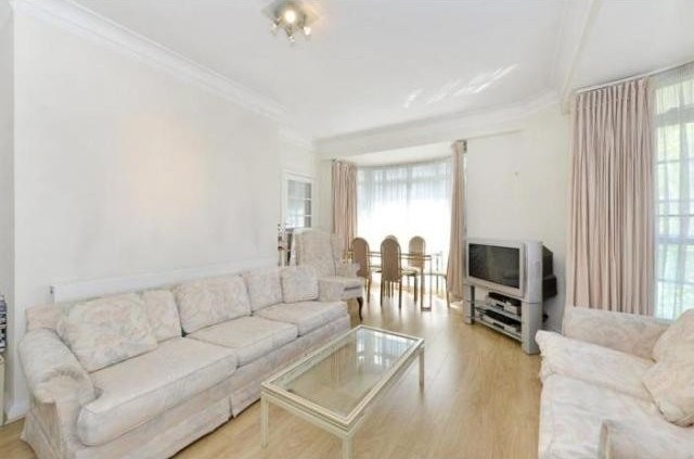3 Bedrooms - Flat - London - For Sale