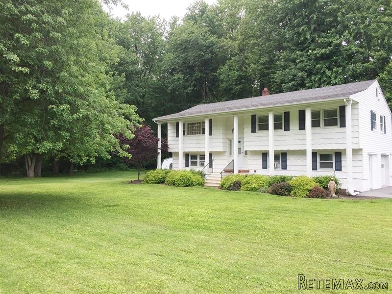 4 bedroom House For Sale: 60 Circle Dr..