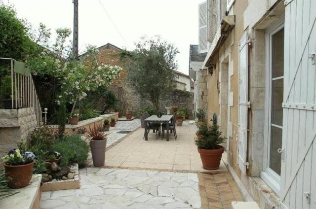 5 bedroom House For Sale: 86000 POITIERS - 2