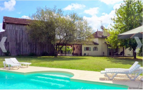 *Newly Renovated Stone Cottage with..