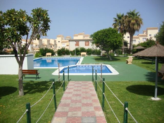 3 Bed Townhouse with Air Con - 2