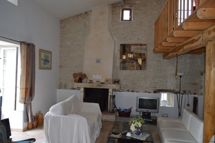 Beautifully renovated home set in.. - 2