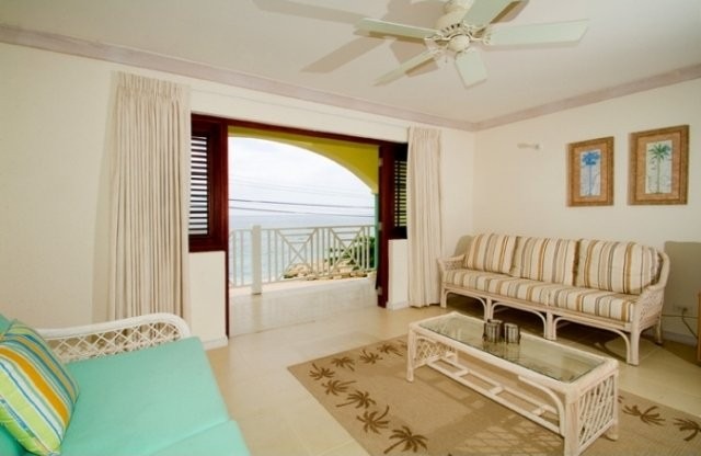 2 bedroom Property For Sale: White..