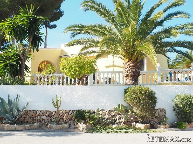 2 Bedrooms - Villa - Alicante - For Sale