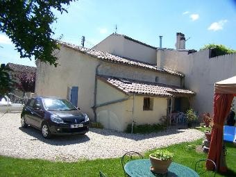 A Pretty Stone House With Attractive.. - 2