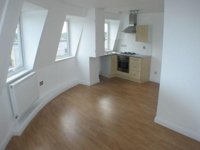 1 bedroom Flat For Sale: Market Parade.. - 2