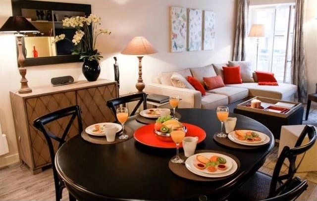 2 bedroom Property For Sale: Paris 7th..