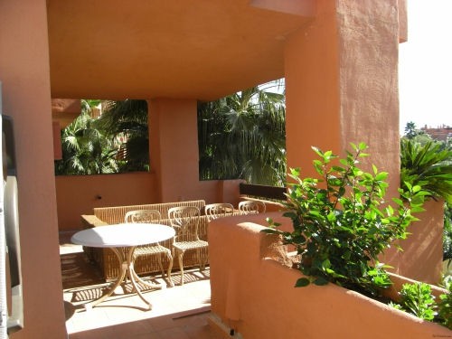 APARTMENT FOR SALE IN PUERTO BANUS