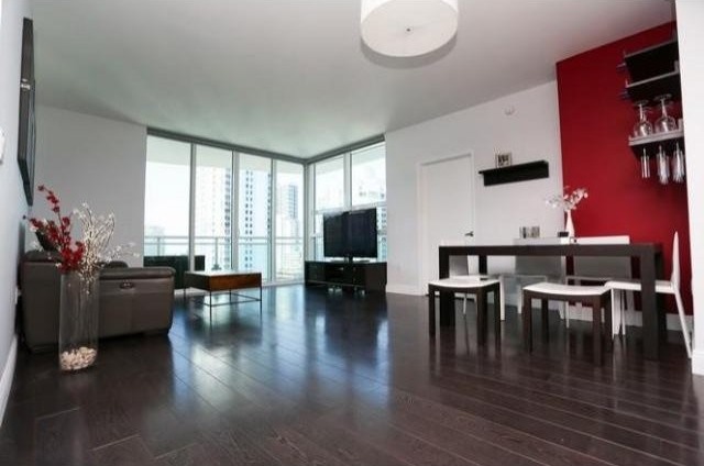 2 bedroom Flat For Sale: 951 BRICKELL..
