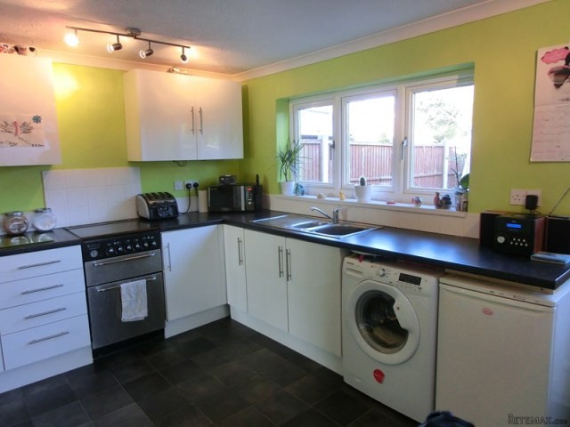 3 bedroom house in Minster On Sea.. - 2