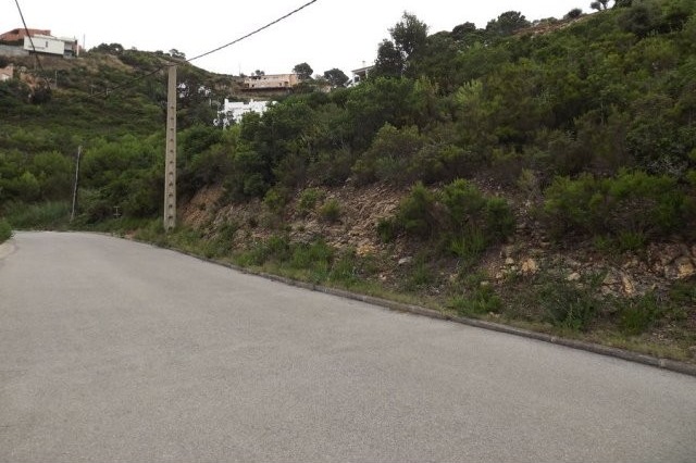 Building land with sea views - 2