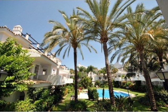 Fully Refurbished 2 Bedroom Apartment.. - 2