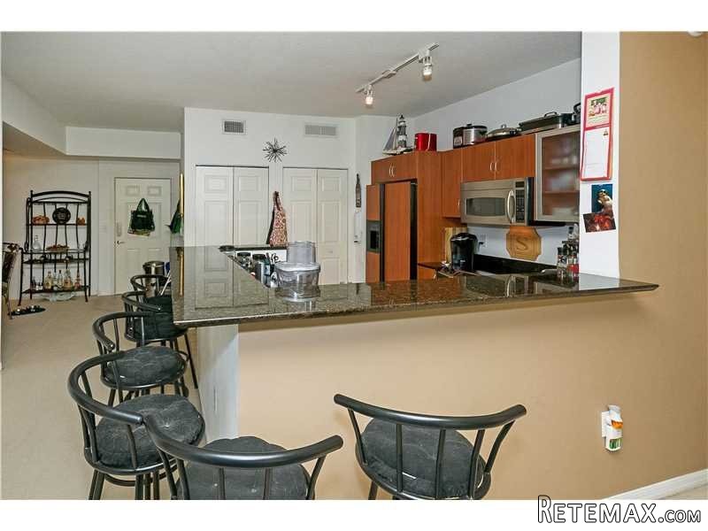 2 bedroom Flat For Sale: 806 E Windward.. - 2