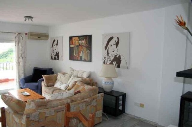 2 Bed Apartment for sale in Calahonda - 2