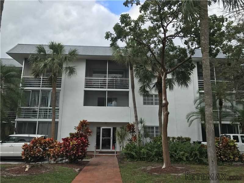 2 bedroom Flat For Sale: 251 GALEN DR #..
