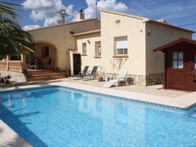 3 Bedrooms - Villa - Alicante - For Sale
