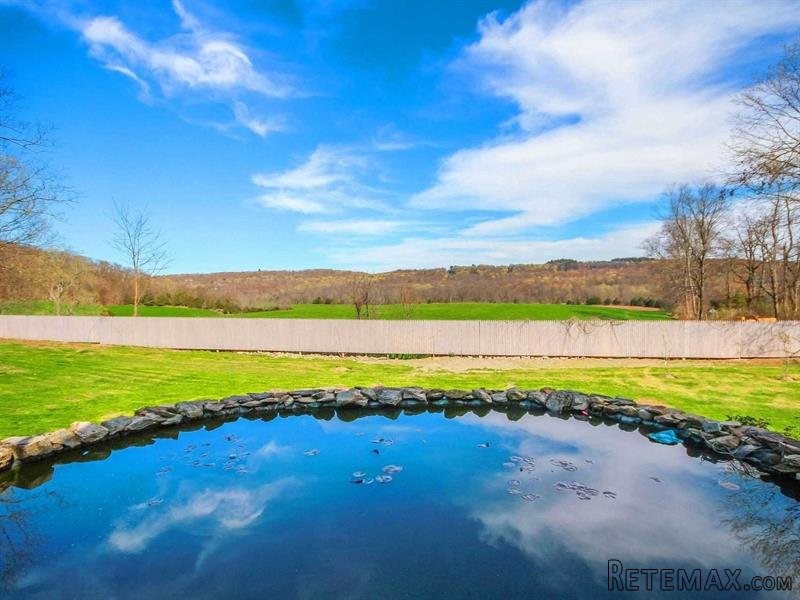 3 bedroom House For Sale: 175 Mountain.. - 2