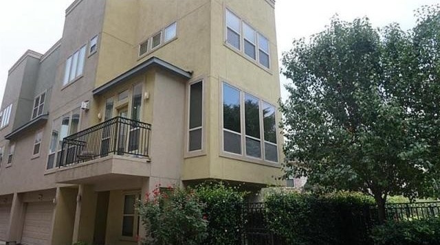 3 bedroom Apartment For Sale: 5514..