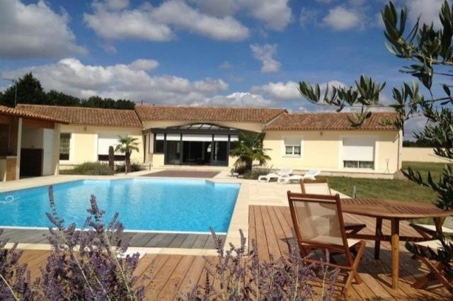 4 bedroom Villa For Sale: 86600 CELLE..