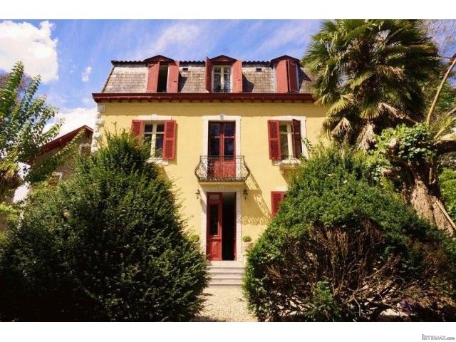 7 Bedroom Detached House For Sale
