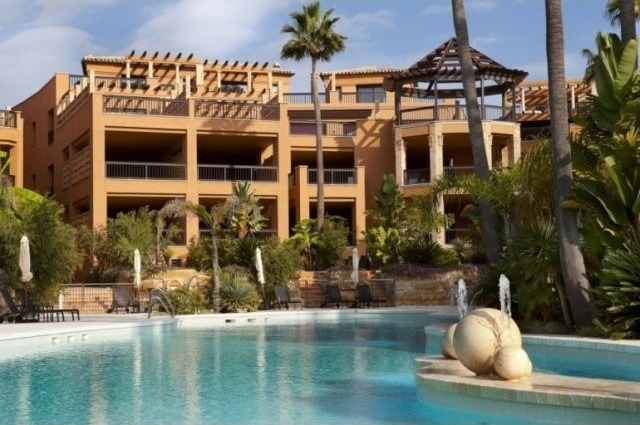 Front Line Beach Designer Penthouse in..