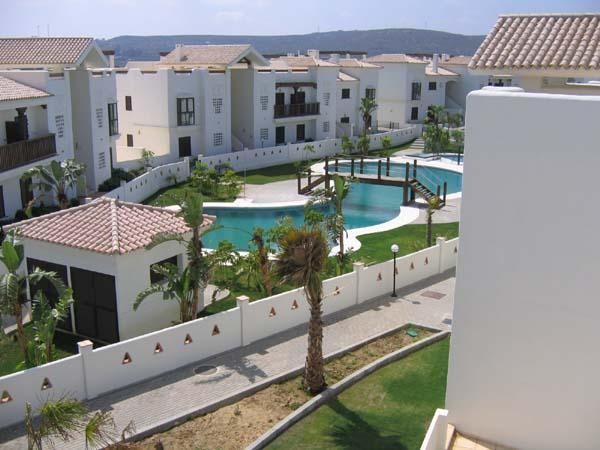 2 bedroom Apartment For Sale: Golf &..