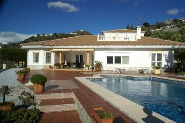 Villa for Sale in Arenas 598.000 €